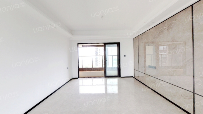 美的悦江府二手房实景图