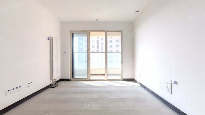 融创美盛宏园二手房实景图