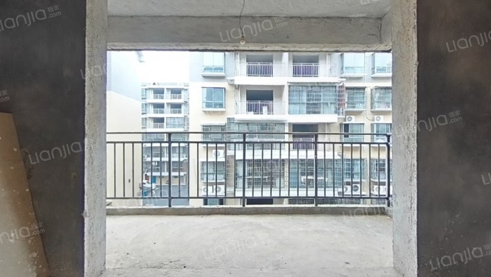 大荣生活小区二手房实景图