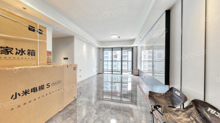 青岛滨海国际中心二手房实景图