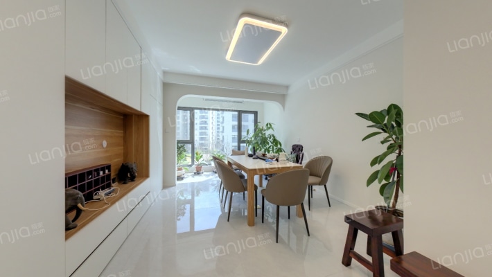 融创臻阅二手房实景图