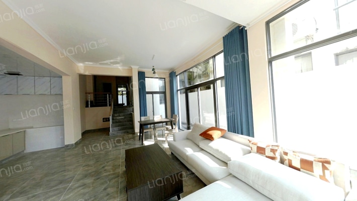 西海岸高尔夫温泉别墅二手房实景图