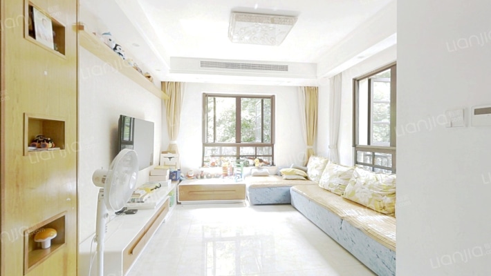 翡翠湾二期紫春庭二手房实景图