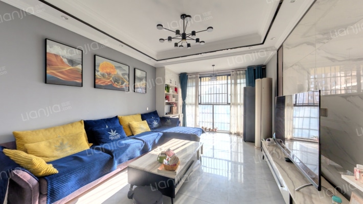 香槟城金色明天二手房实景图