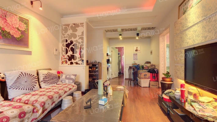 青城24院二手房实景图