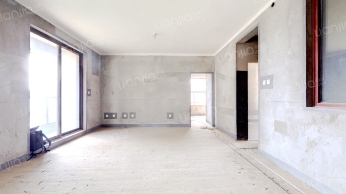 名门峰景园二手房实景图