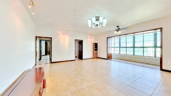 龙腾大厦二手房实景图