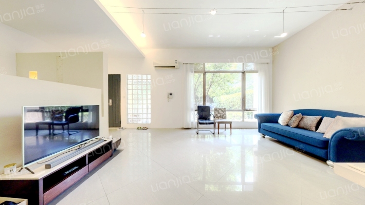 西郊宝成花苑二手房实景图