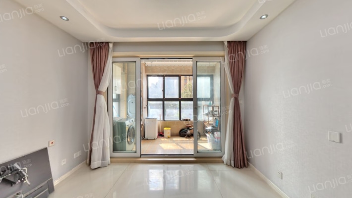 太阳星辰花园泊朗峰二手房实景图