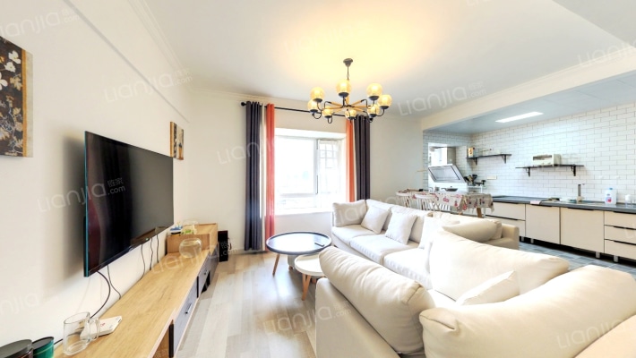 蓝色经典现代洋房二手房实景图