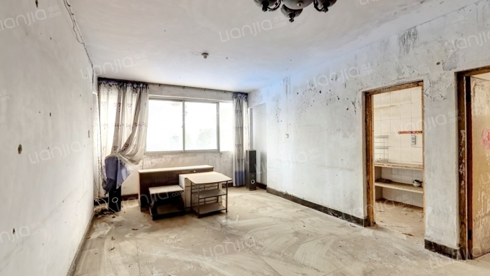 汽车管带厂家属楼二手房实景图