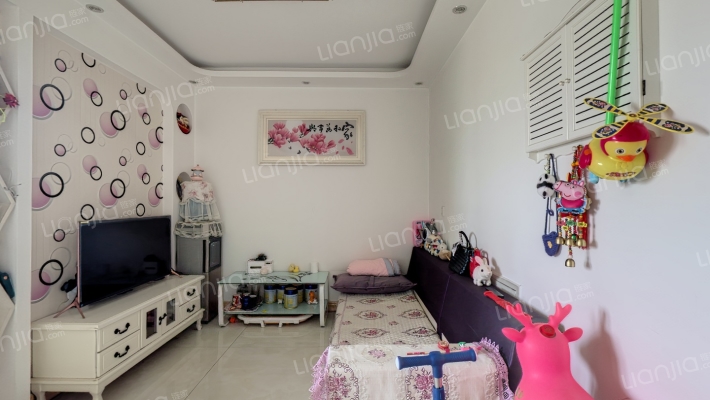 水岸花城东向一居精装修，往返北京838交通方便-客厅