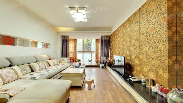 东润风景A区二手房实景图