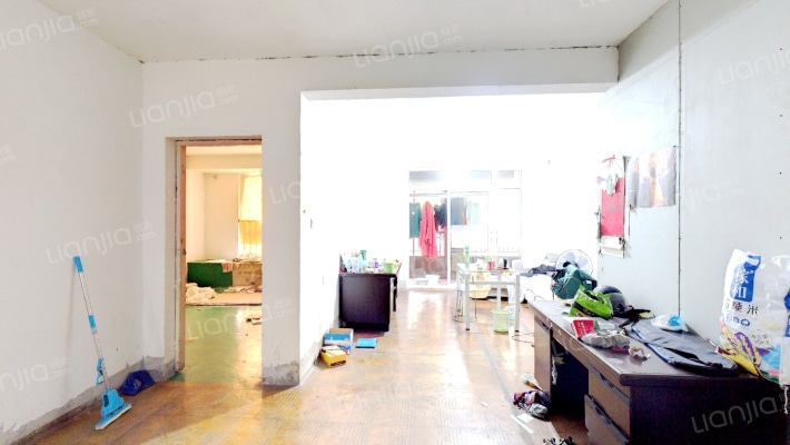 文一名门皇马C区二手房实景图