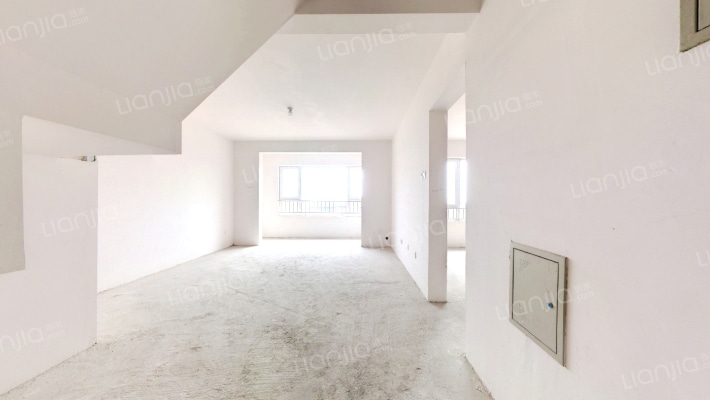 名湖花苑二手房实景图