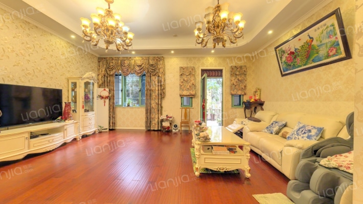 央墅圣卡西亚二手房实景图