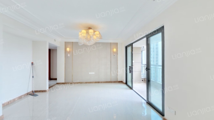 恒大滨河左岸二手房实景图