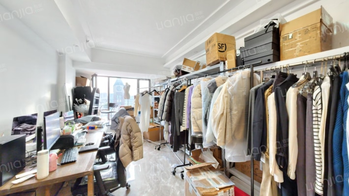 美邻广场二手房实景图