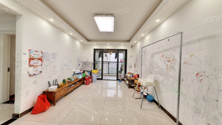 卓越东部蔚蓝海岸四期二手房实景图