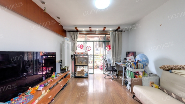 嘉绿名苑二手房实景图