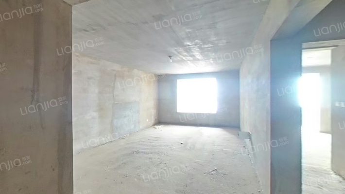 荣泰花苑二手房实景图