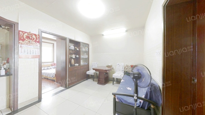 荣耀花园二手房实景图