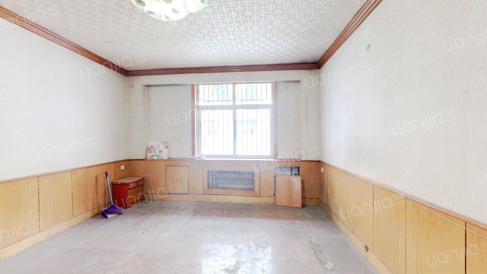 凭心街工商局家属院二手房实景图