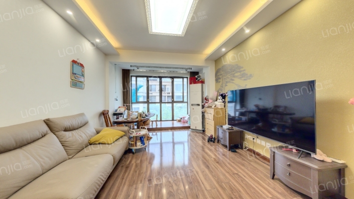 新界五期二手房实景图