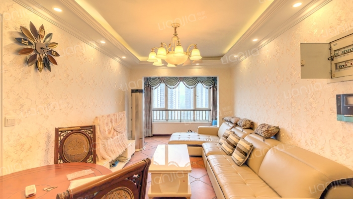 中航翡翠城三期一组团二手房实景图