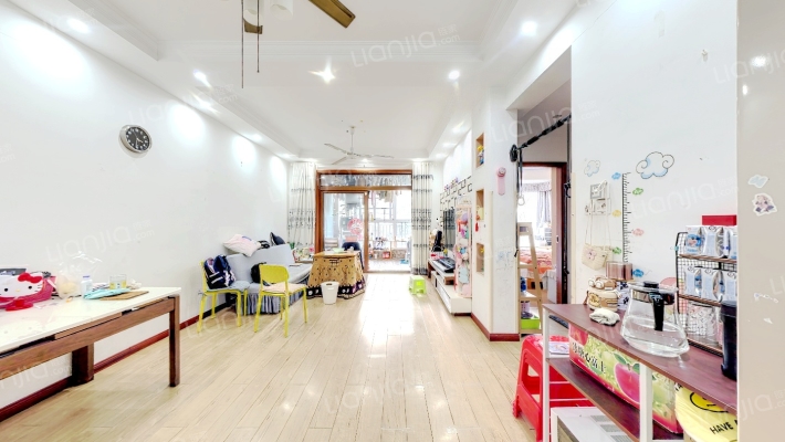 国博新城一期翘楚居二手房实景图