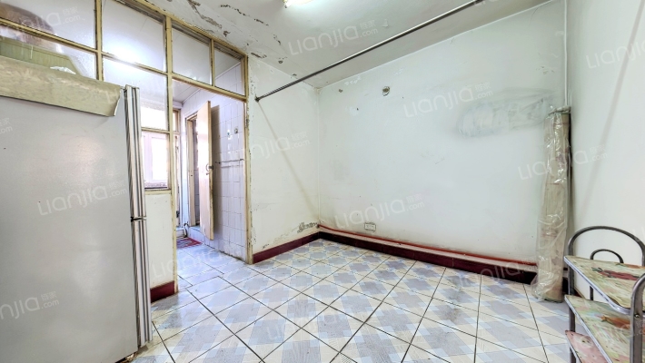 建大三小区二手房实景图