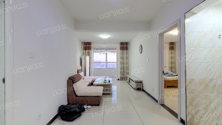 冠云路精装修一居采光充足家具家电齐全拎包入住-客厅