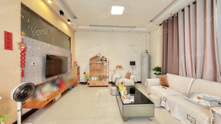 依心明園二手房实景图