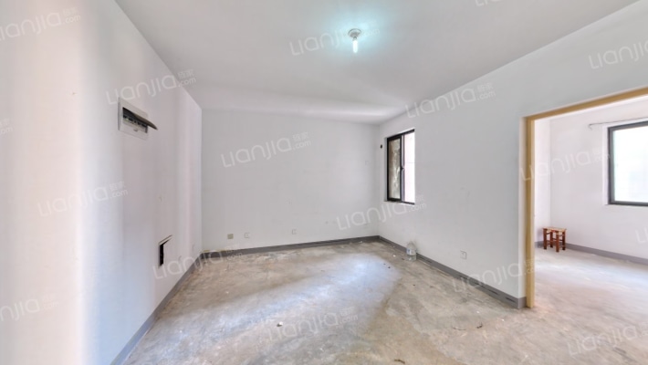 尚水湖畔淼园二手房实景图