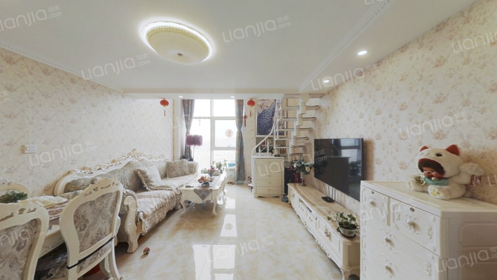 沿海鉴筑反正LOFT二手房实景图