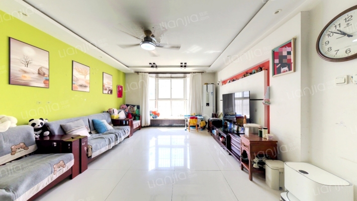 德信公园旁大三居 低楼层双卫户型  居住舒适 出行方便-客厅