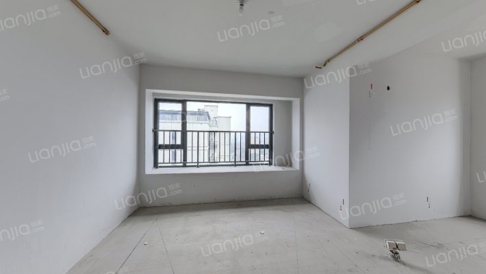 荣悦华庭二手房实景图