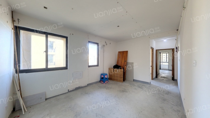 溢泽华庭二期二手房实景图