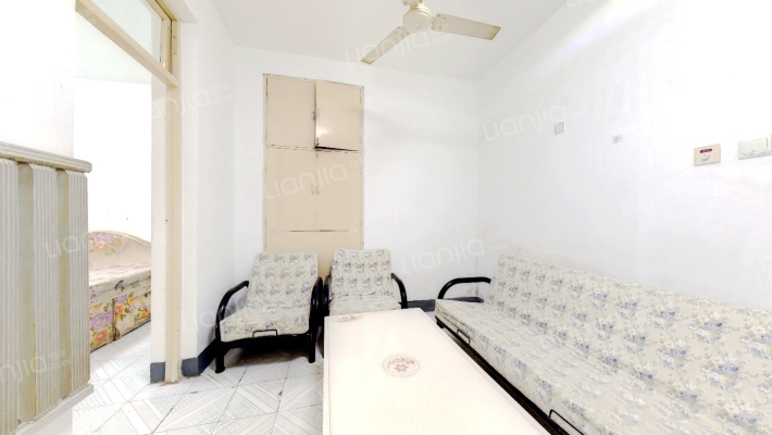 水泥厂宿舍二手房实景图