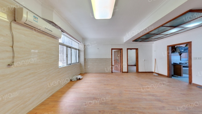 洪湖一街五号大院罗湖区二手房实景图