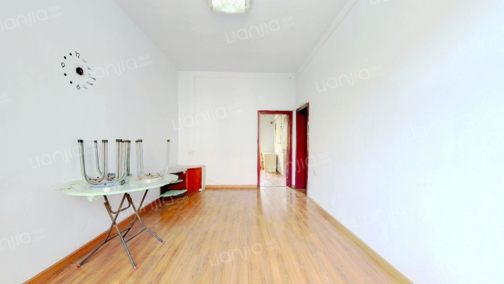 新星贸易公司家属院二手房实景图