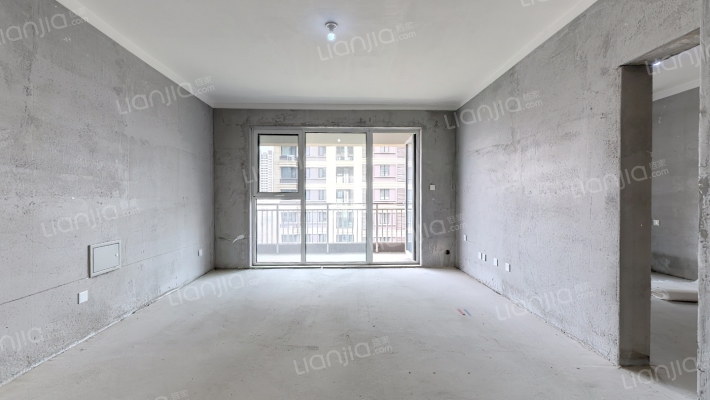 鲁清嘉苑二手房实景图