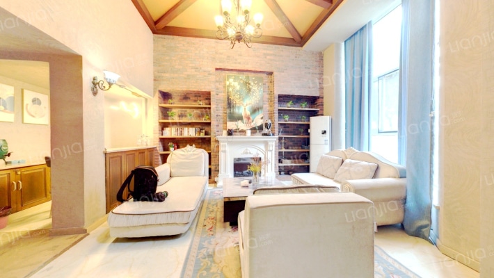 泰晤士小镇(别墅)二手房实景图