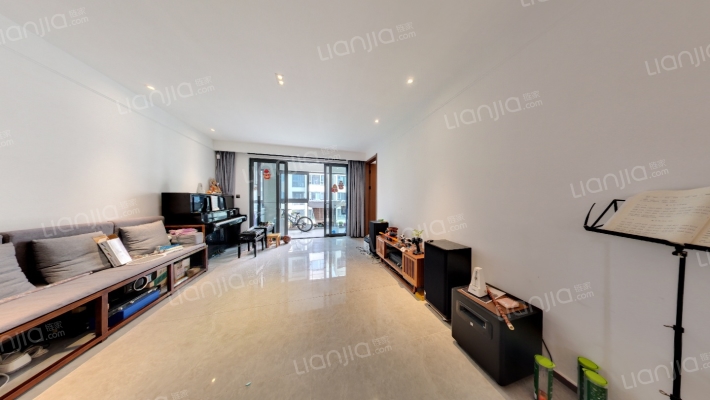 吟彩芳菲之城二手房实景图