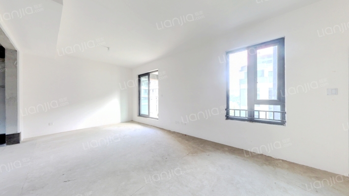 东叁金茂逸墅二手房实景图