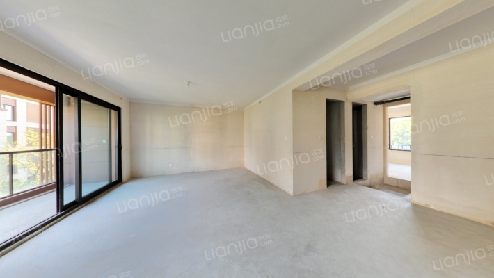 铂悦湖前二手房实景图