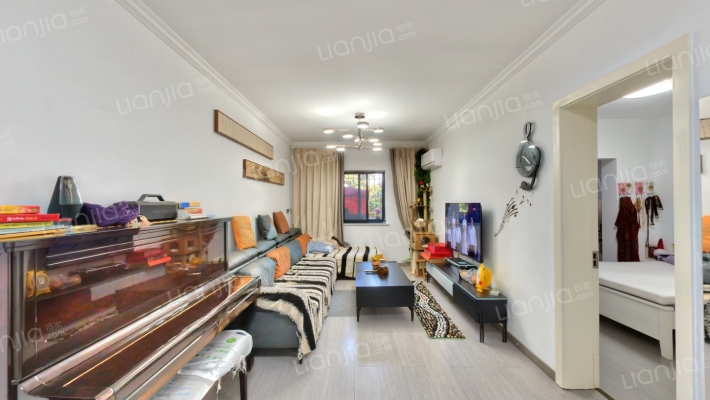 洪逸新村二手房实景图