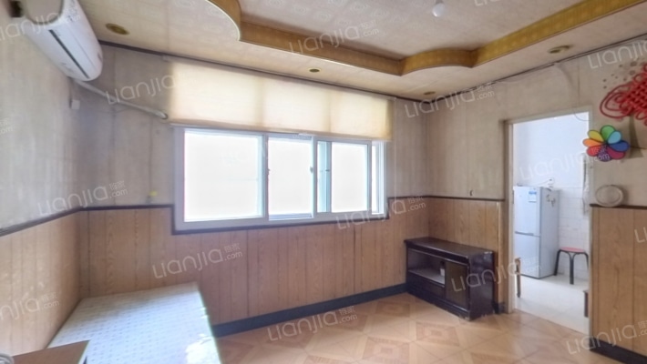 公交家属院二手房实景图