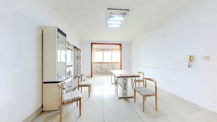 亲河名居B区二手房实景图