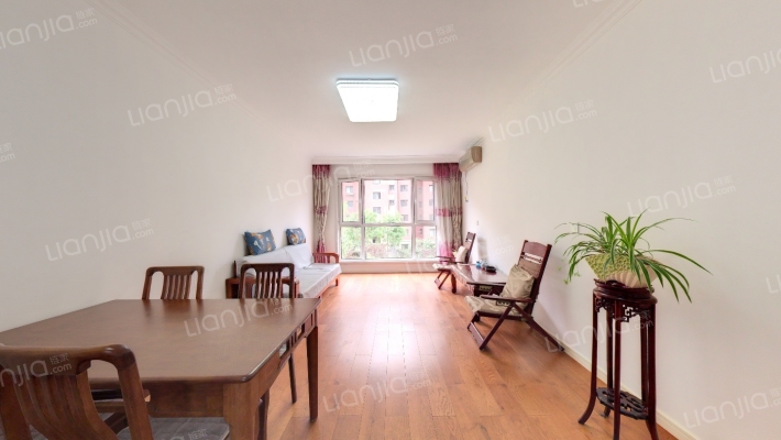 英伦铭筑二手房实景图